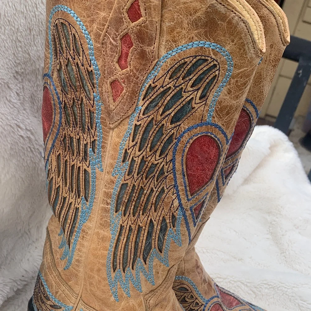 Women's Tan and Red Western Heeled Boots - Picture 9 of 10